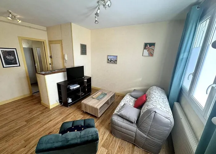 Proche De L'hyper-centre Avec Garage Apartment Caen